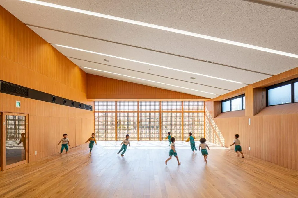 BIM建筑|EZ 幼儿园，阶梯空间搭建趣味游戏场所 / 日比野设计 + Kids Design Labo