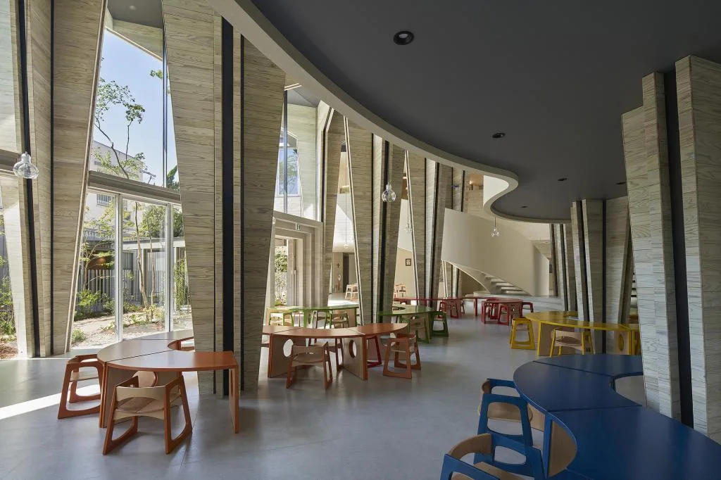 BIM建筑|巨构与小人儿，筑紫森林幼儿园 / UID Architects