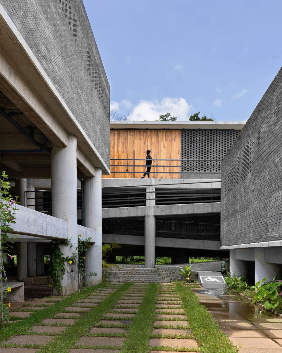 BIM建筑|墨西哥塔帕丘拉社会援助中心 / Laboratorio de Acupuntura Urbana
