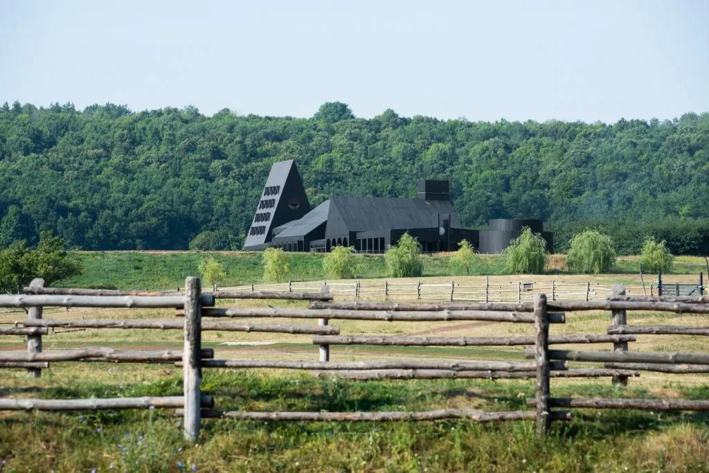 BIM建筑|库代克山公园游客接待中心 / Megabudka Architecture Bureau