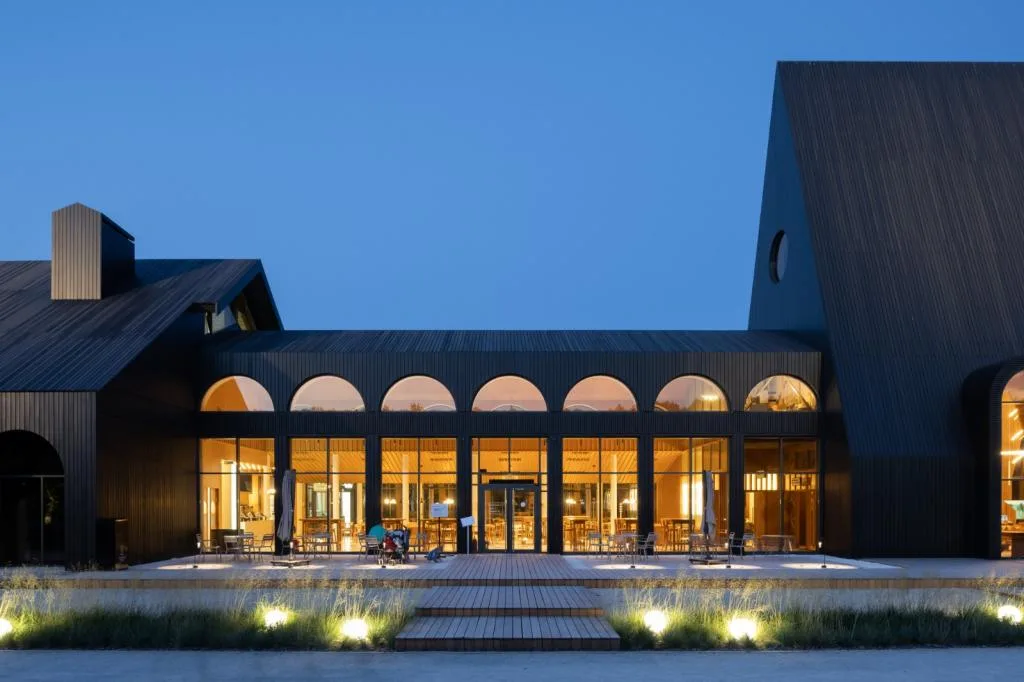 BIM建筑|库代克山公园游客接待中心 / Megabudka Architecture Bureau