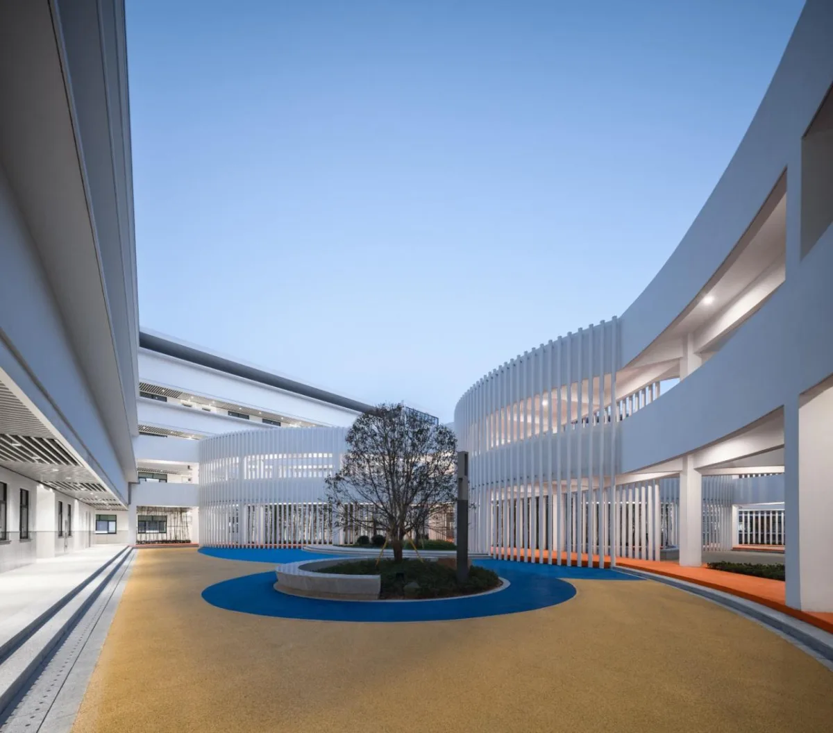 BIM建筑|维度的转移：凤西小学 / 米丈建筑