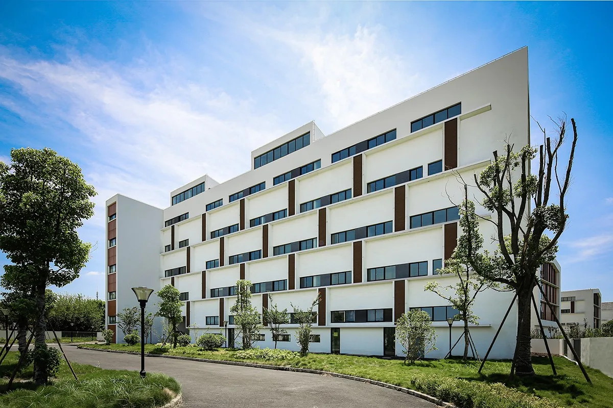 BIM建筑|赵巷康宁养护院建筑设计—这里欢迎自由的老灵魂 / 上海久利建筑事务所