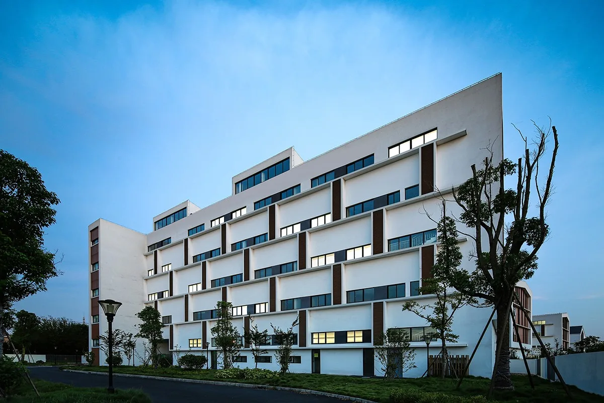 BIM建筑|赵巷康宁养护院建筑设计—这里欢迎自由的老灵魂 / 上海久利建筑事务所