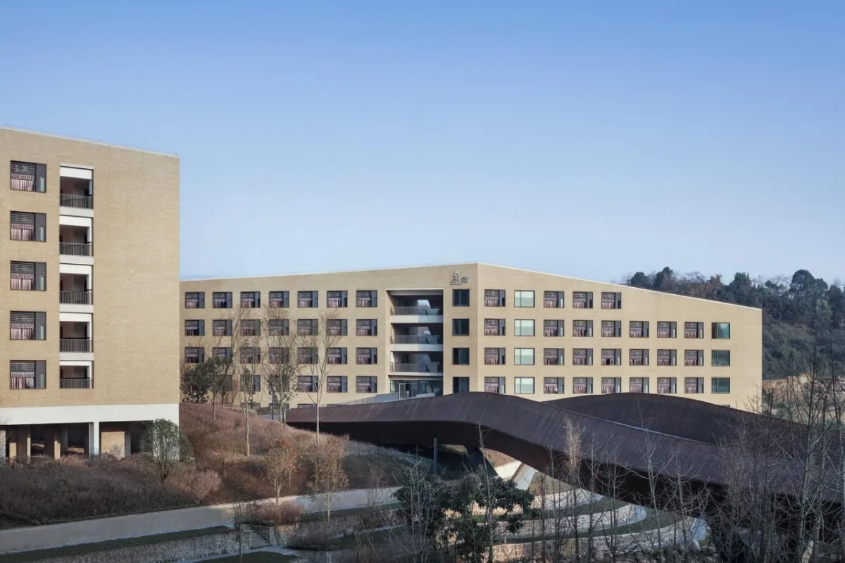 BIM建筑|西南大学附属中学两江校区：消失的高密度校园 / gad
