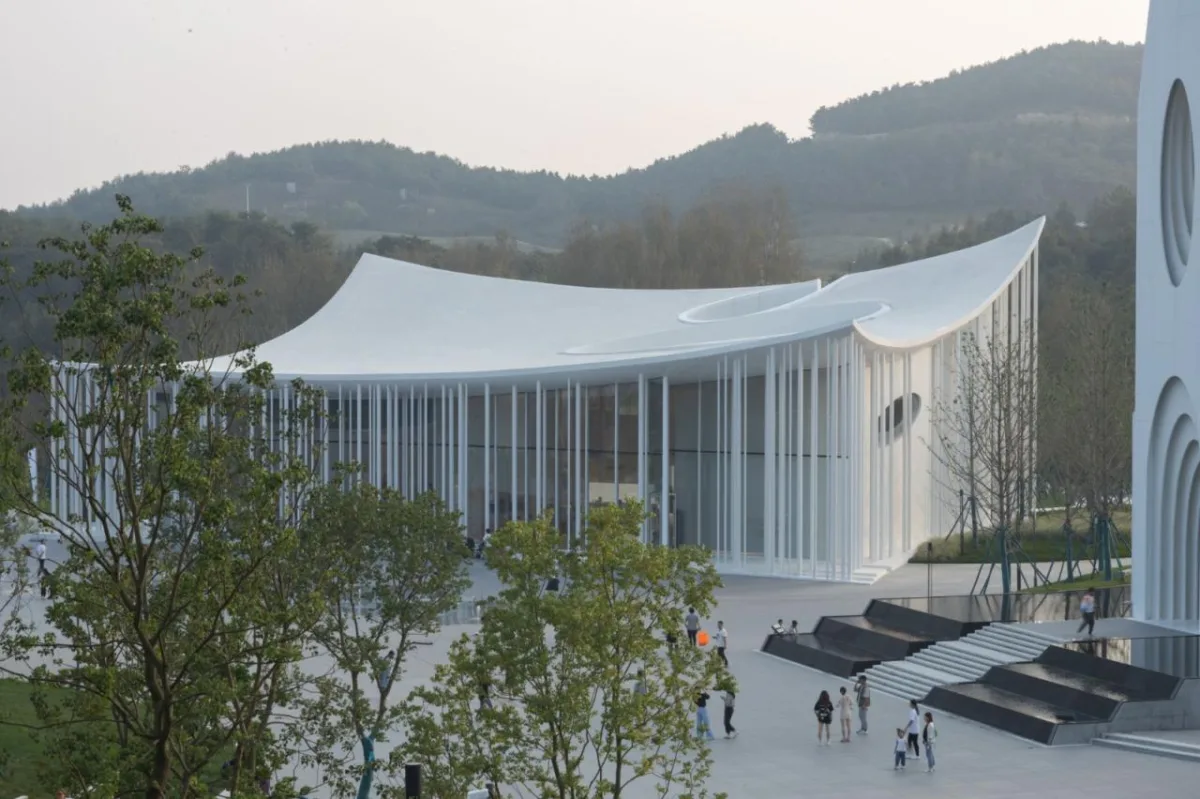 BIM建筑|藏马山飞毯 ：亲子活动中心 / 栖城设计