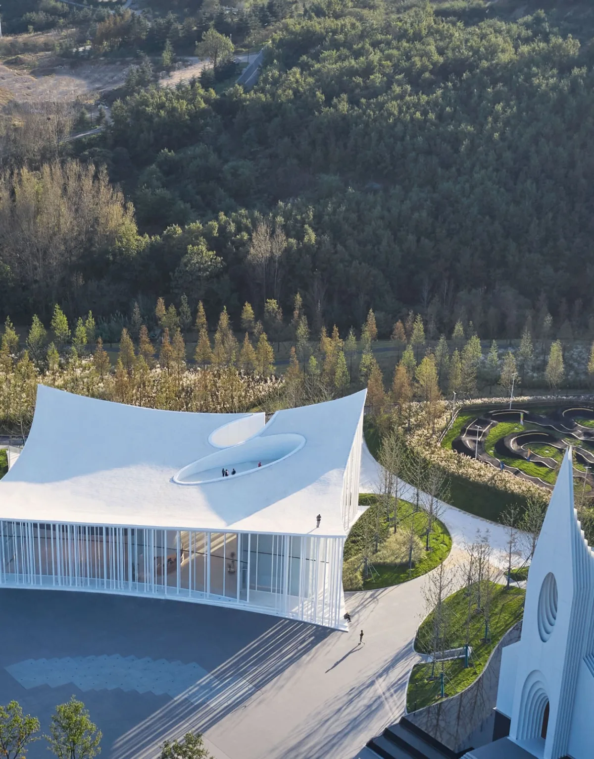 BIM建筑|藏马山飞毯 ：亲子活动中心 / 栖城设计
