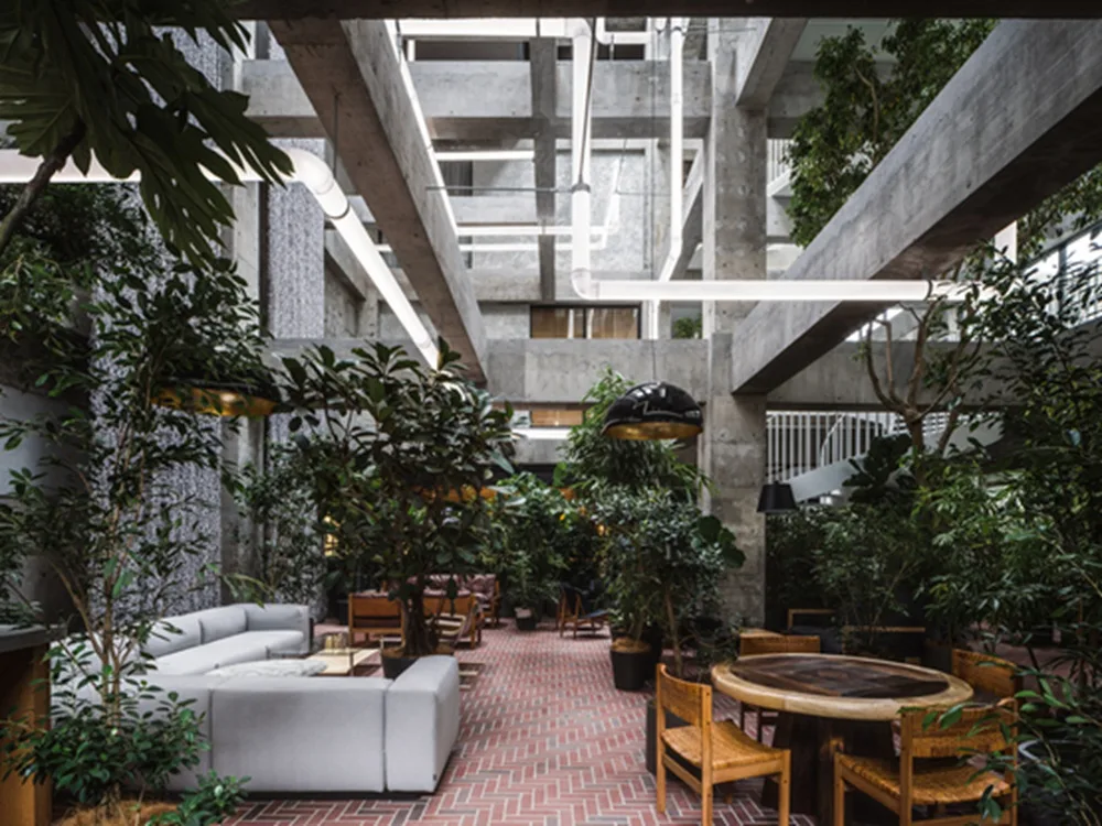 BIM建筑|藤本壮介为Shiroiya酒店增加巨大的中庭和青山