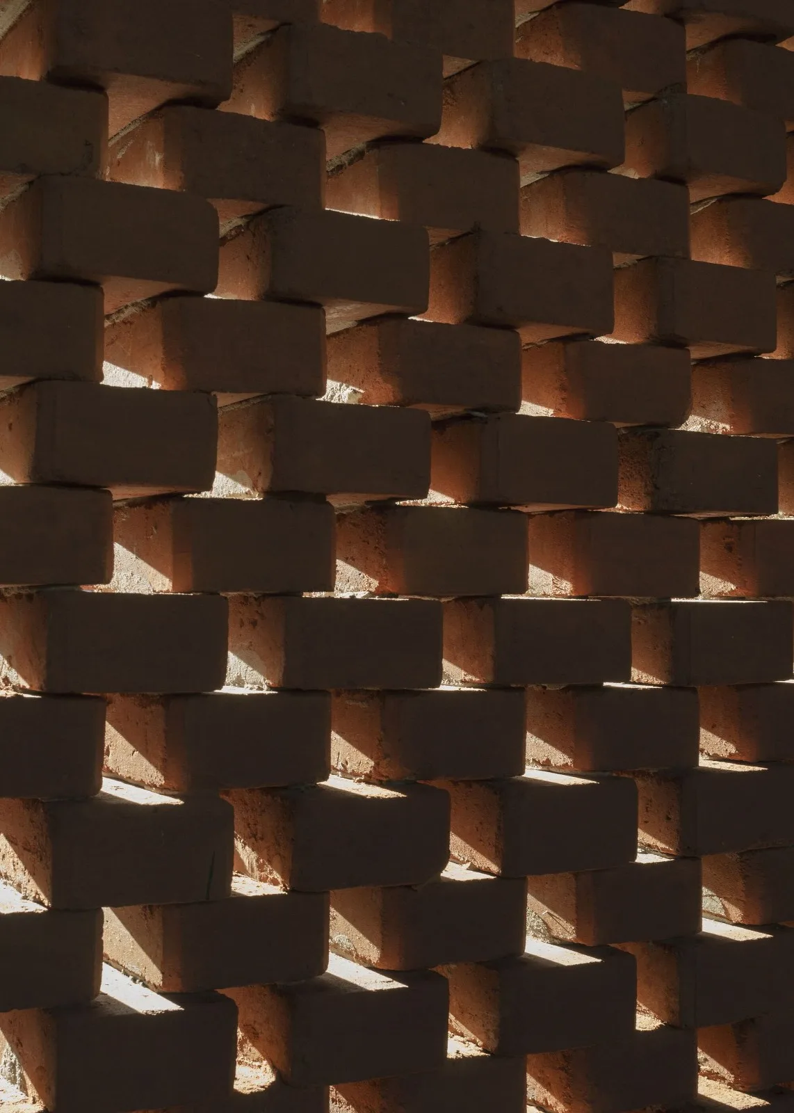 BIM建筑|手工压制砖与木材构筑而成的自宅 / Equipo de Arquitectura