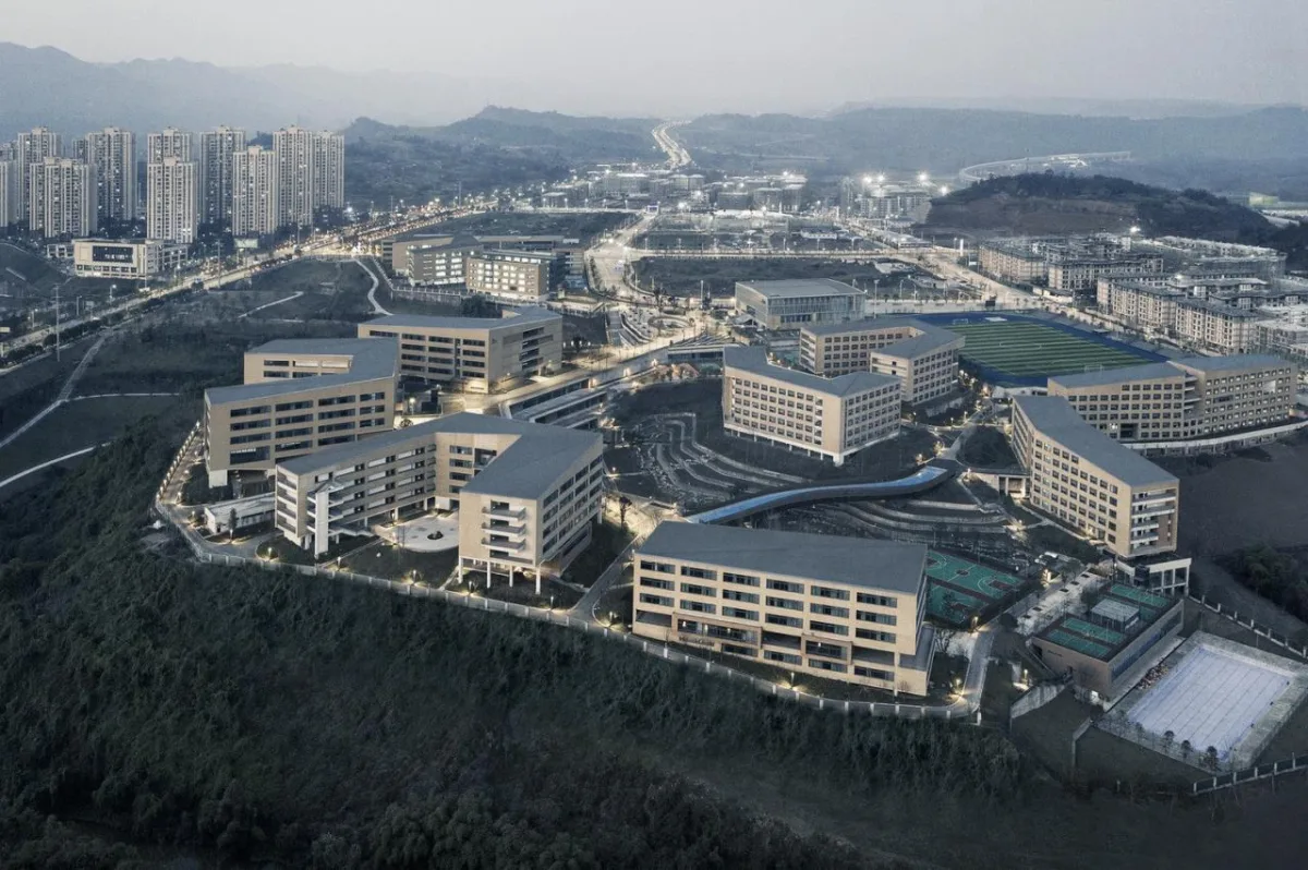 BIM建筑|西南大学附属中学两江校区：消失的高密度校园 / gad