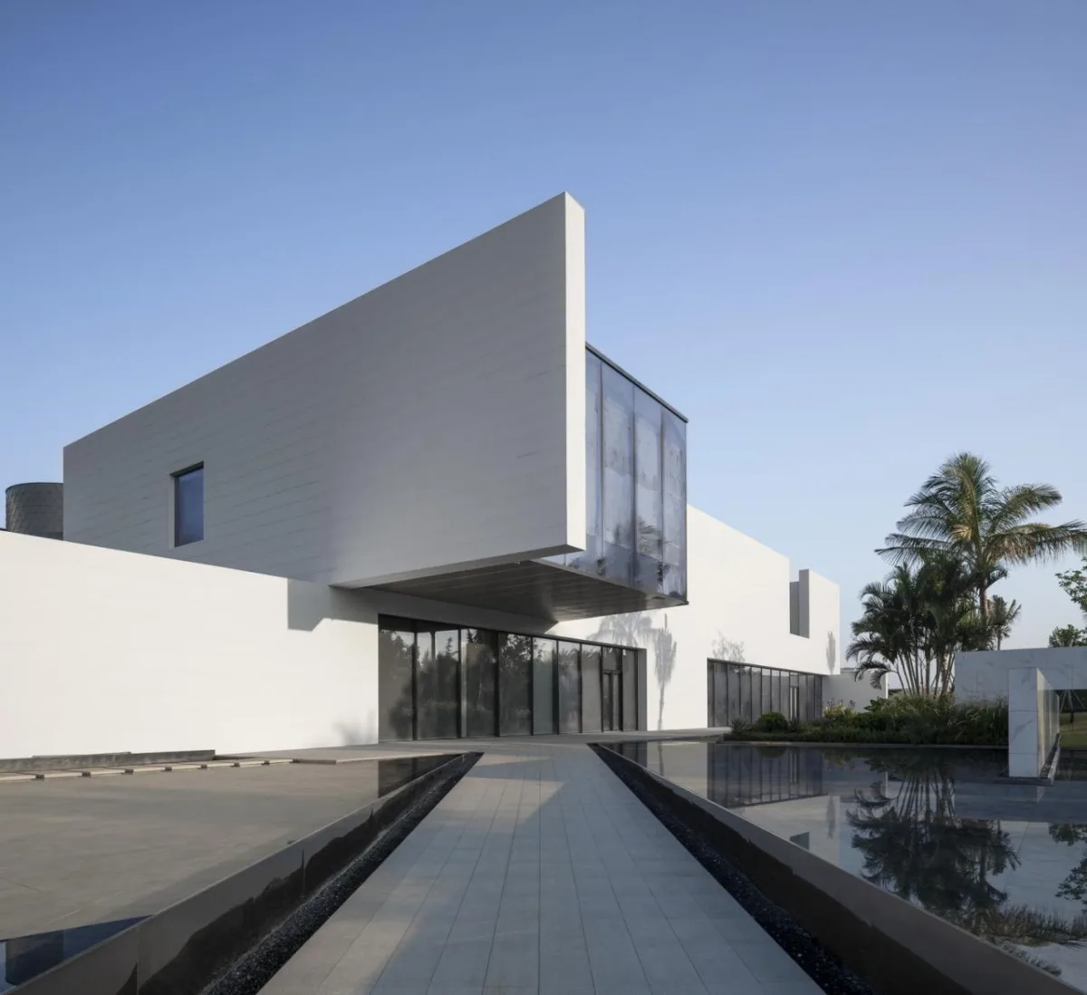 BIM建筑|打破墙的边界: 海口市国际免税城接待中心 / aoe事建组