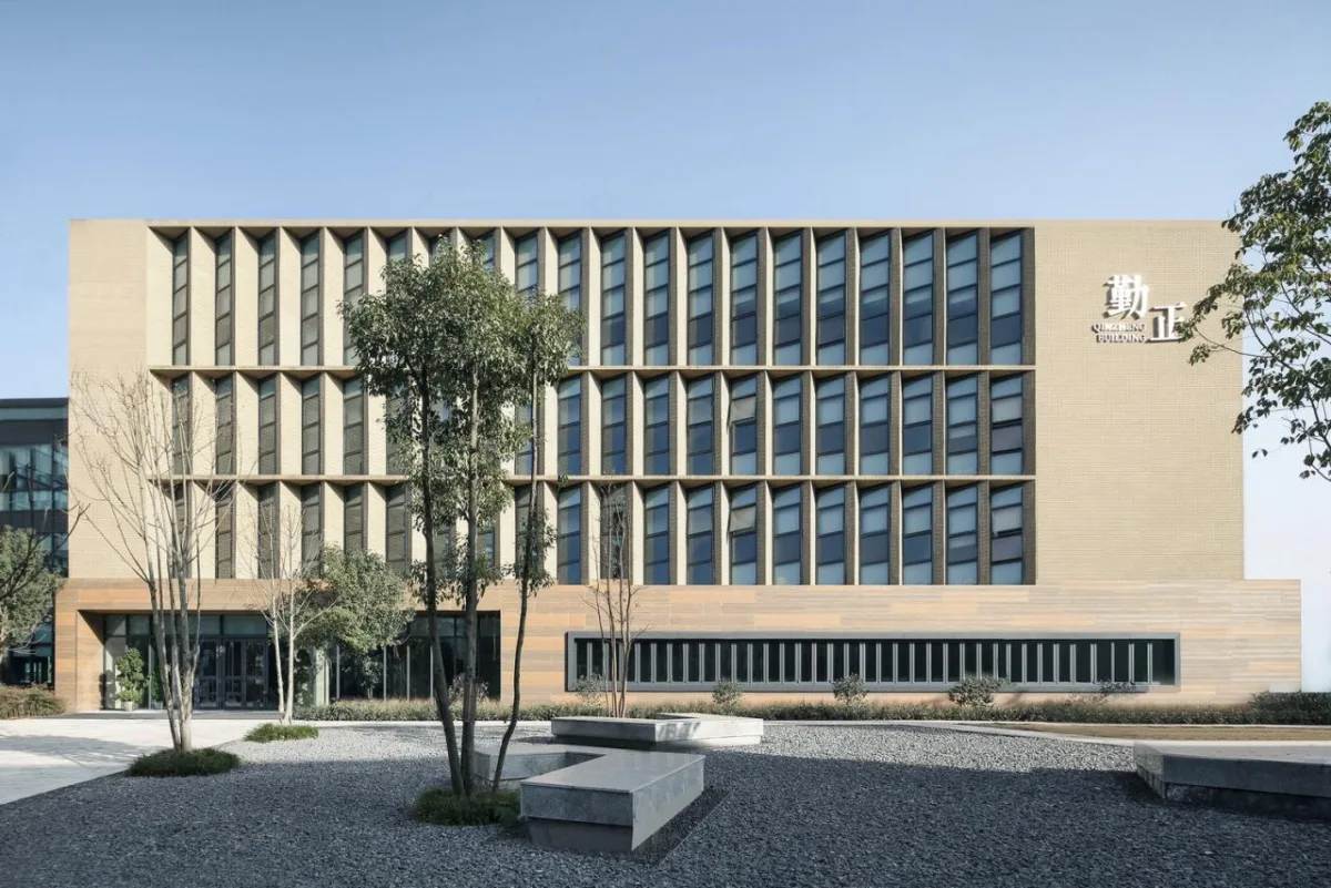 BIM建筑|西南大学附属中学两江校区：消失的高密度校园 / gad