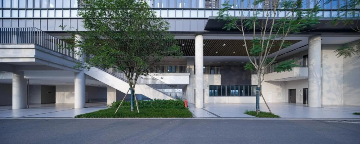 BIM建筑|西南大学附属中学两江校区：消失的高密度校园 / gad