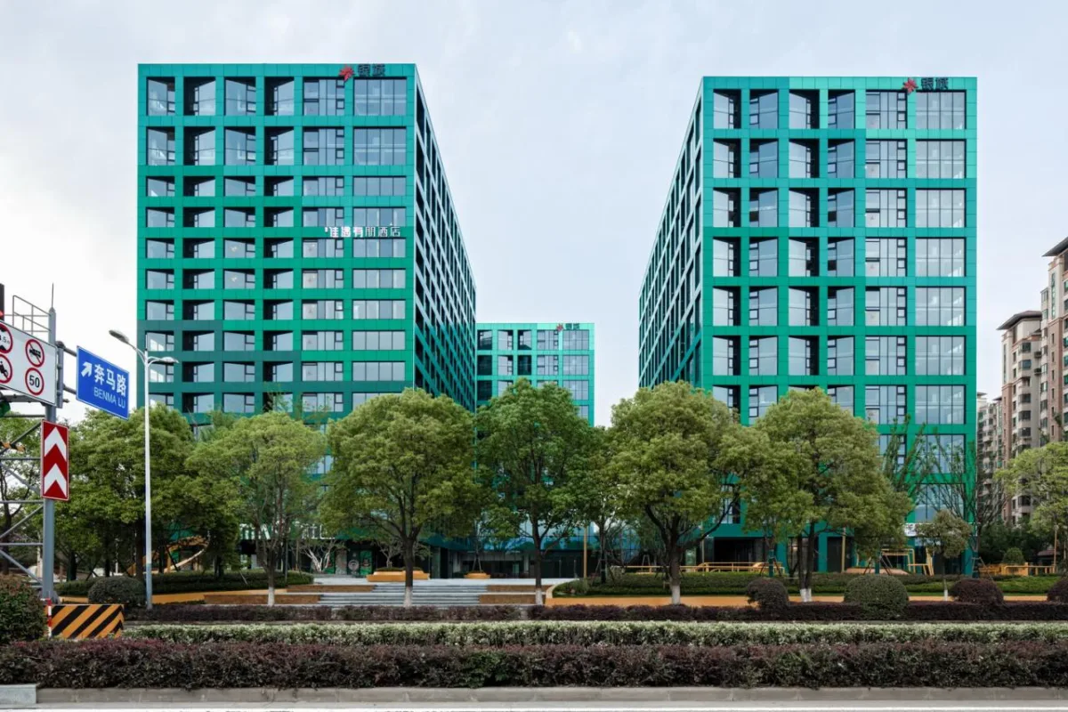 BIM建筑|南京银城KinmaQ+社区 / 优意建筑设计
