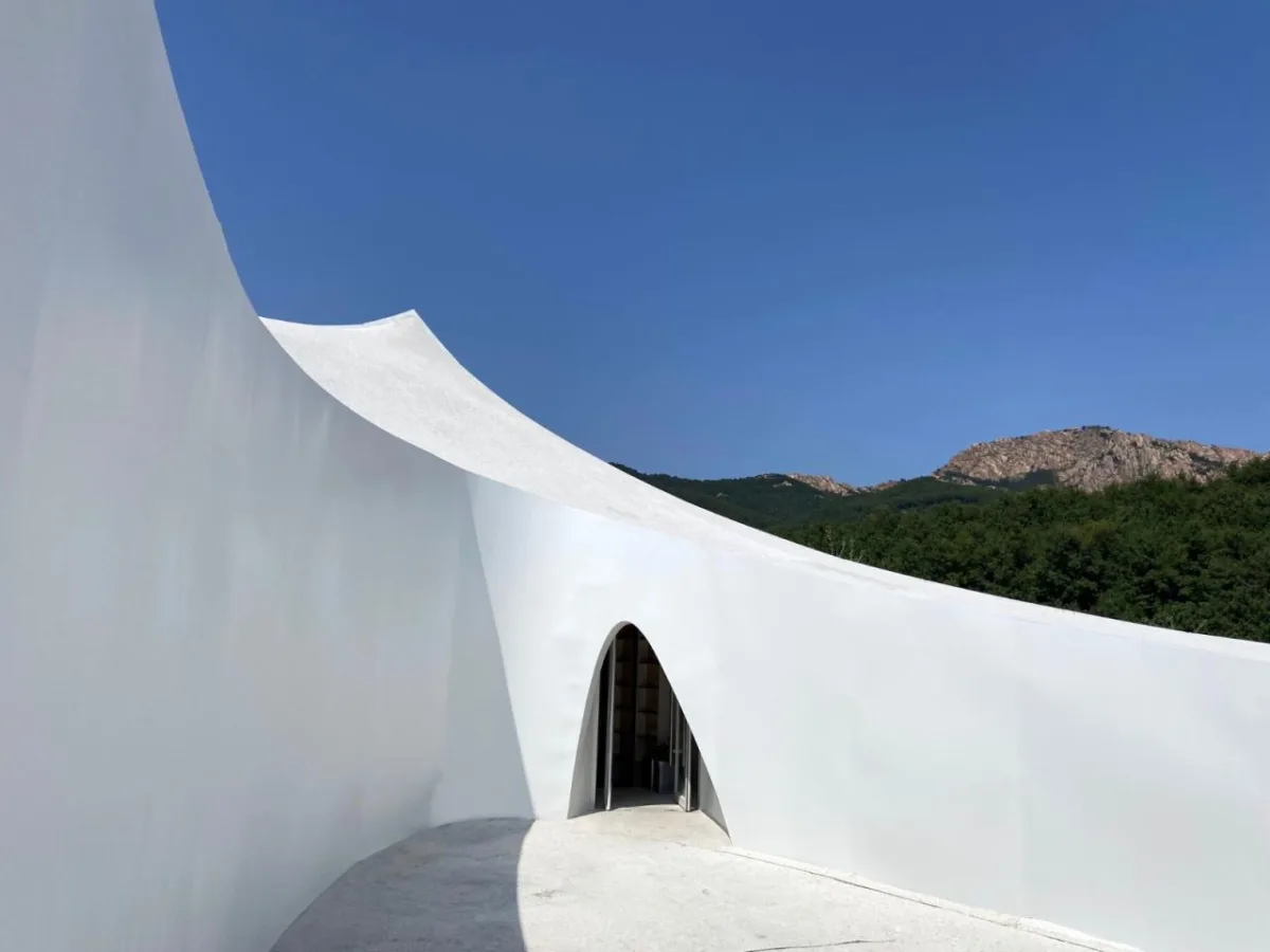 BIM建筑|藏马山飞毯 ：亲子活动中心 / 栖城设计