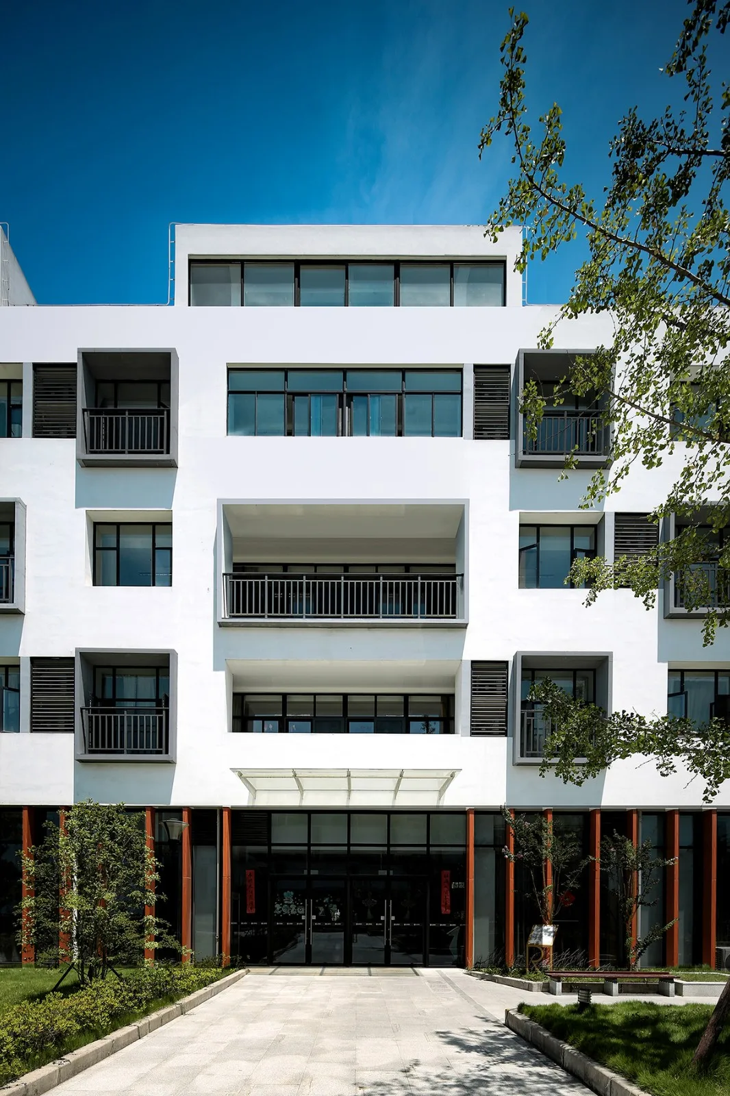 BIM建筑|赵巷康宁养护院建筑设计—这里欢迎自由的老灵魂 / 上海久利建筑事务所