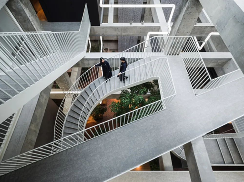 BIM建筑|藤本壮介为Shiroiya酒店增加巨大的中庭和青山