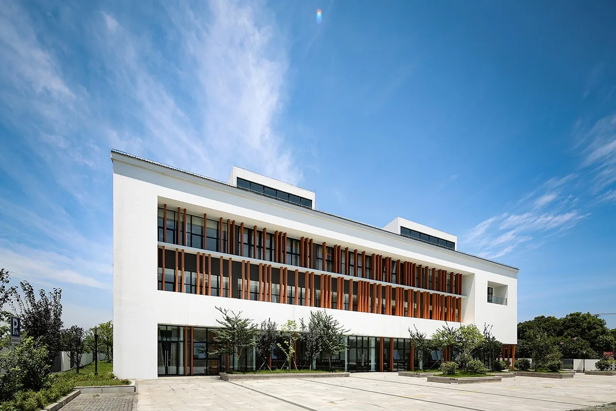 BIM建筑|赵巷康宁养护院建筑设计—这里欢迎自由的老灵魂 / 上海久利建筑事务所