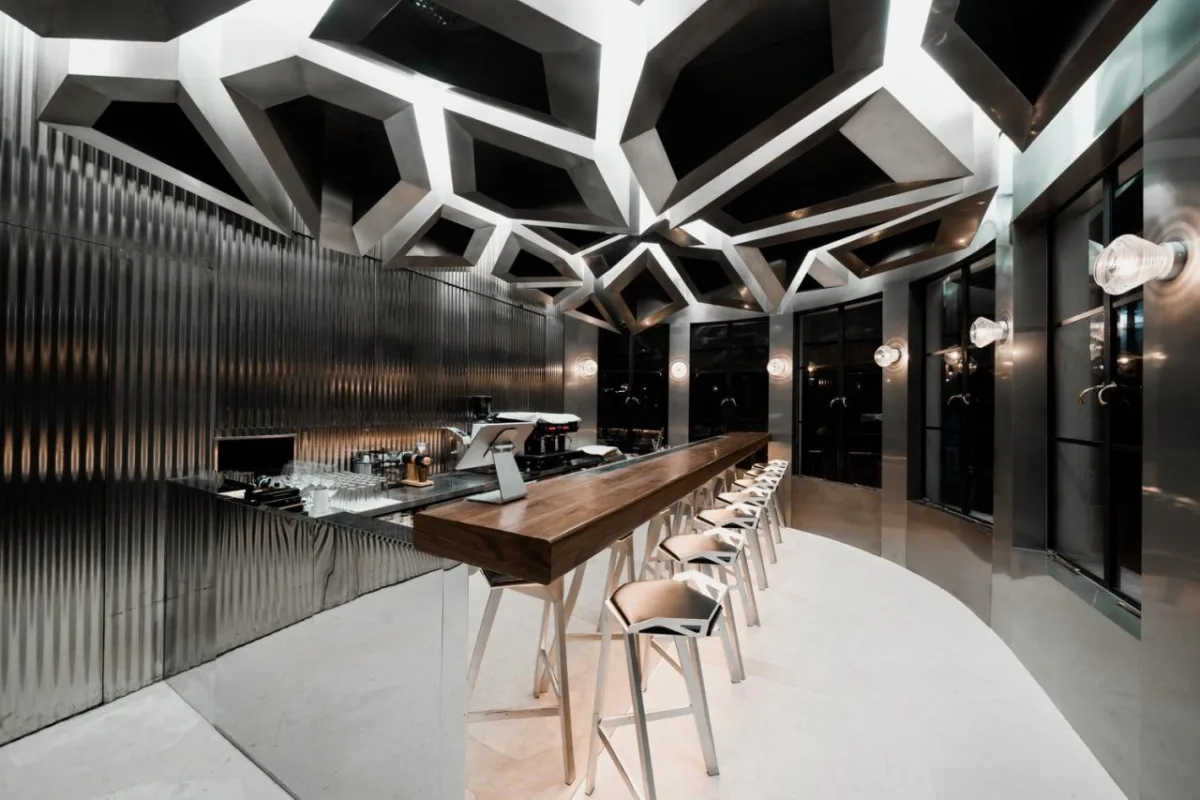 BIM建筑|KoRoVa Bar / 低态建筑