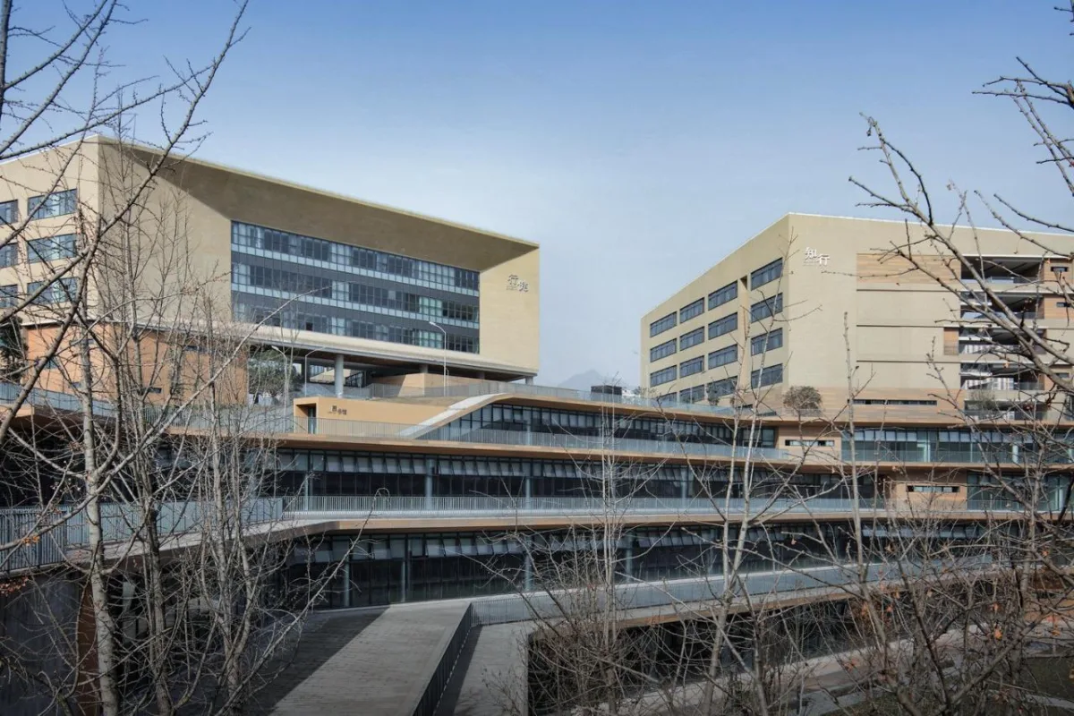 BIM建筑|西南大学附属中学两江校区：消失的高密度校园 / gad