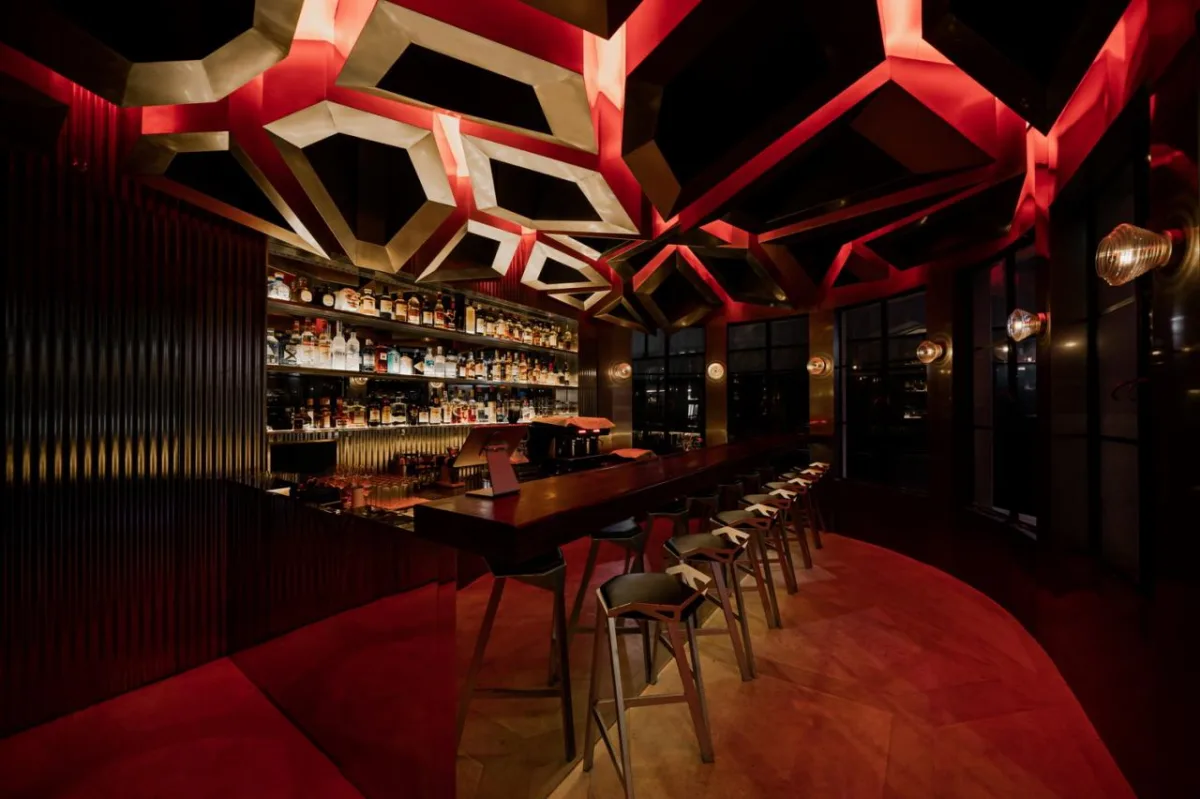 BIM建筑|KoRoVa Bar / 低态建筑