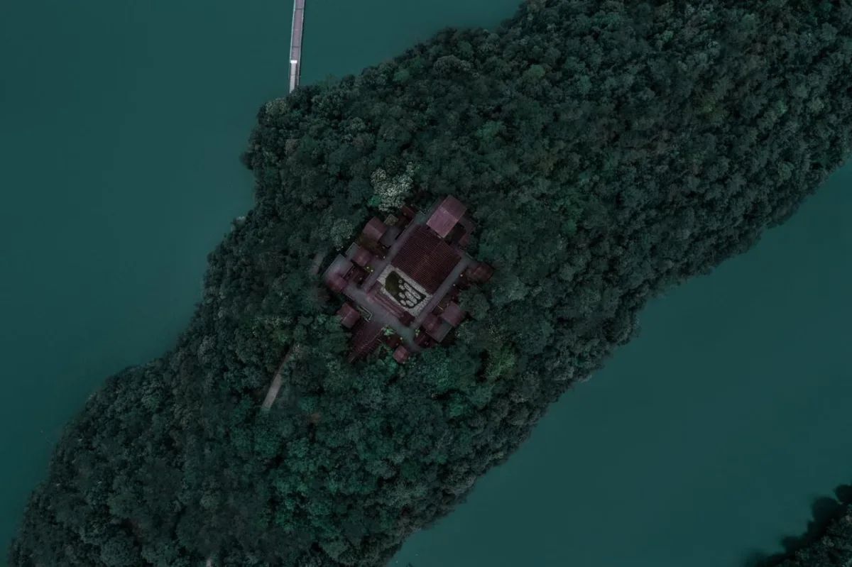 BIM建筑|木屋小镇：岛屿 · 丛林 · 小木屋，九江 / 平介设计