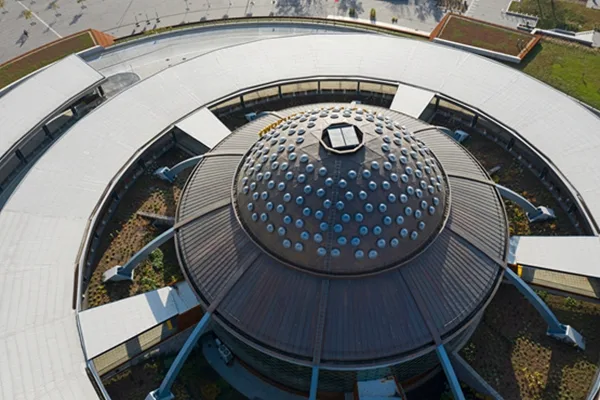 BIM建筑|法克罗的光隧道照亮波兰汽车站