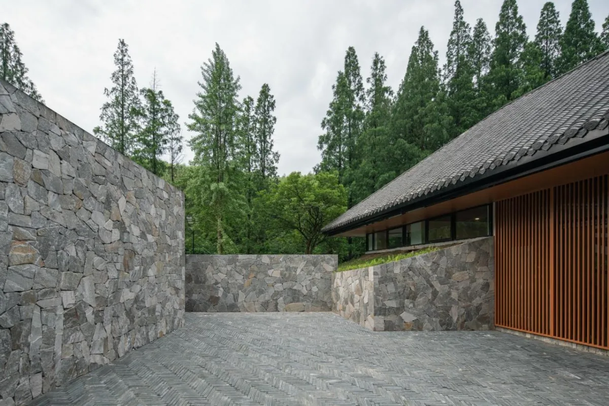 BIM建筑|无想山秋湖驿站 / 米思建筑