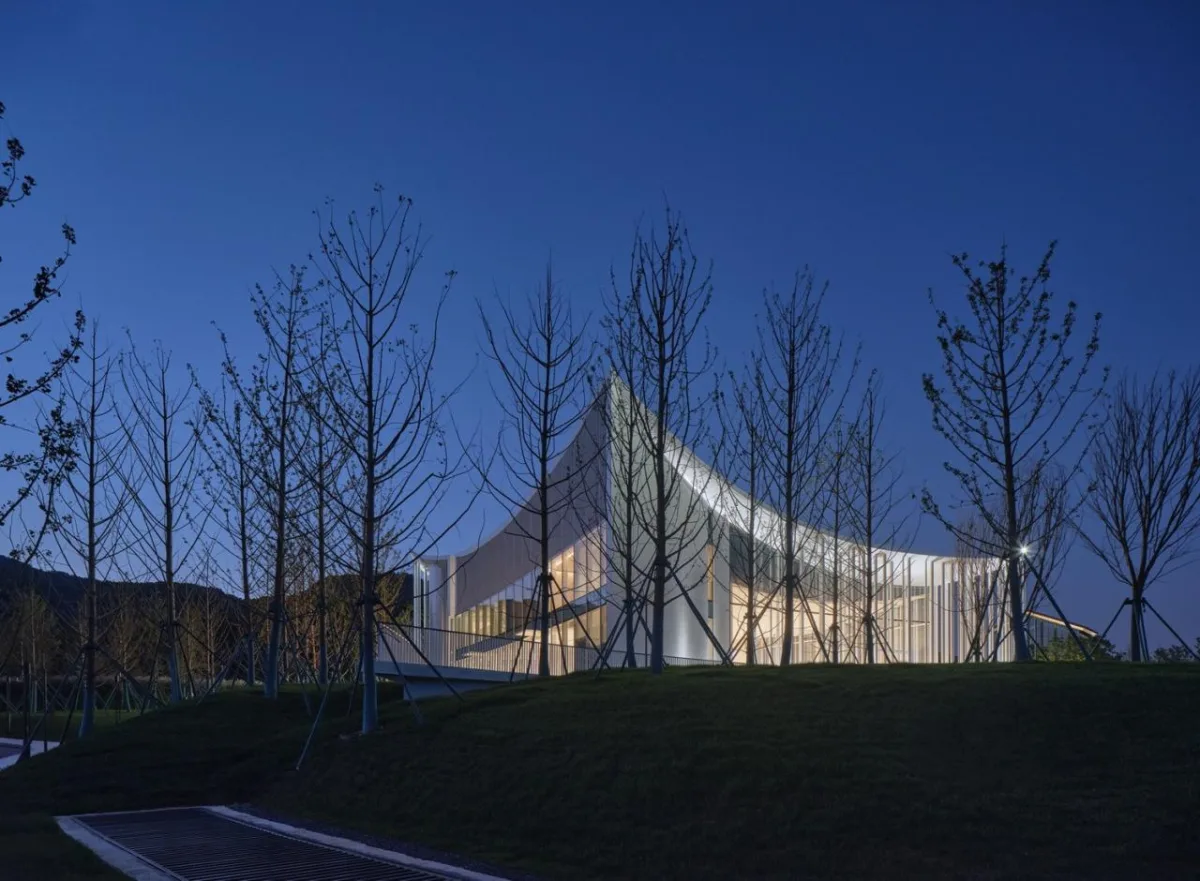 BIM建筑|藏马山飞毯 ：亲子活动中心 / 栖城设计