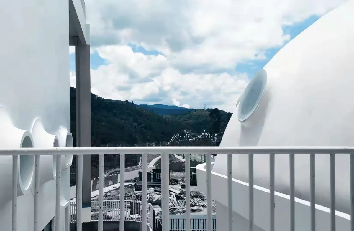 BIM建筑|虽偏远 理想必致！在西昌卫星发射基地大凉山建一座“探索者幼儿园” / 迪卡建筑设计中心
