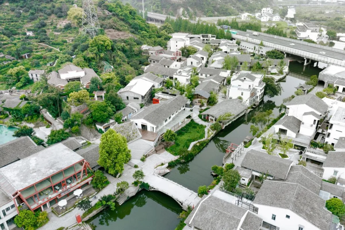 BIM建筑|山村改造中的小品建筑：山根之花 ／谱观建筑