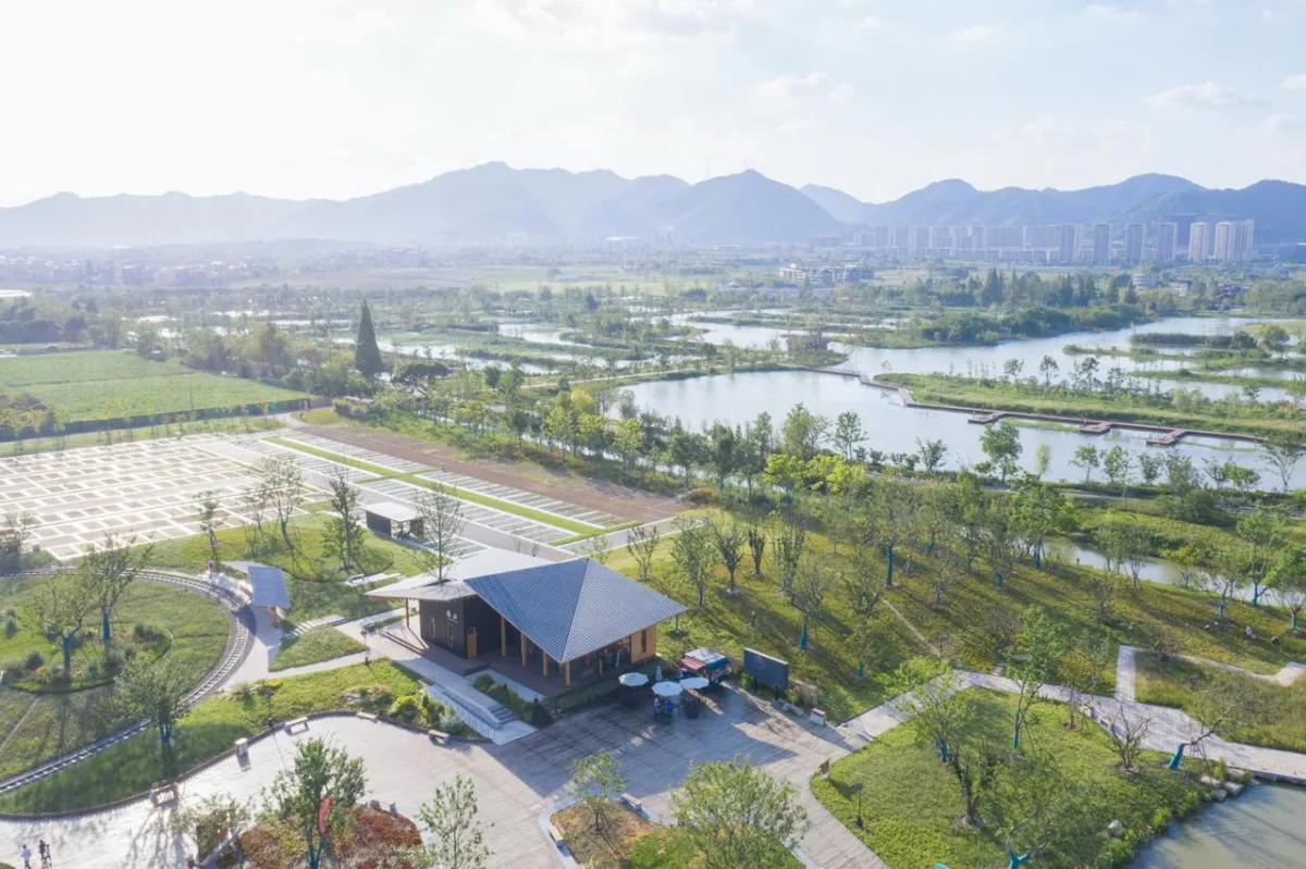 BIM建筑|富阳·阳陂湖湿地接待中心 / 尌林建筑设计事务所