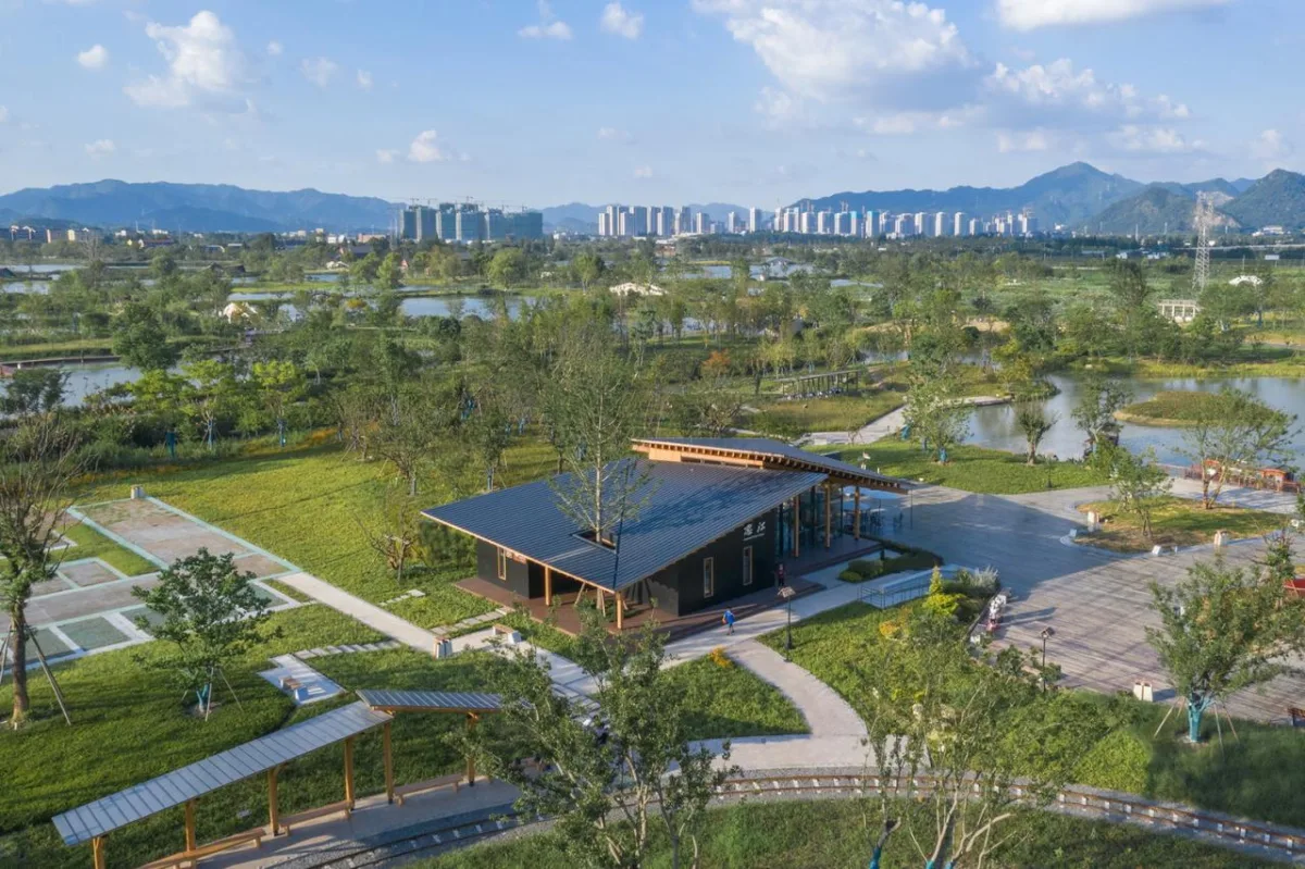 BIM建筑|富阳·阳陂湖湿地接待中心 / 尌林建筑设计事务所