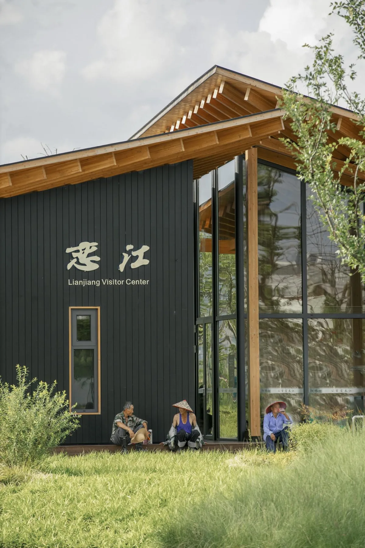 BIM建筑|富阳·阳陂湖湿地接待中心 / 尌林建筑设计事务所