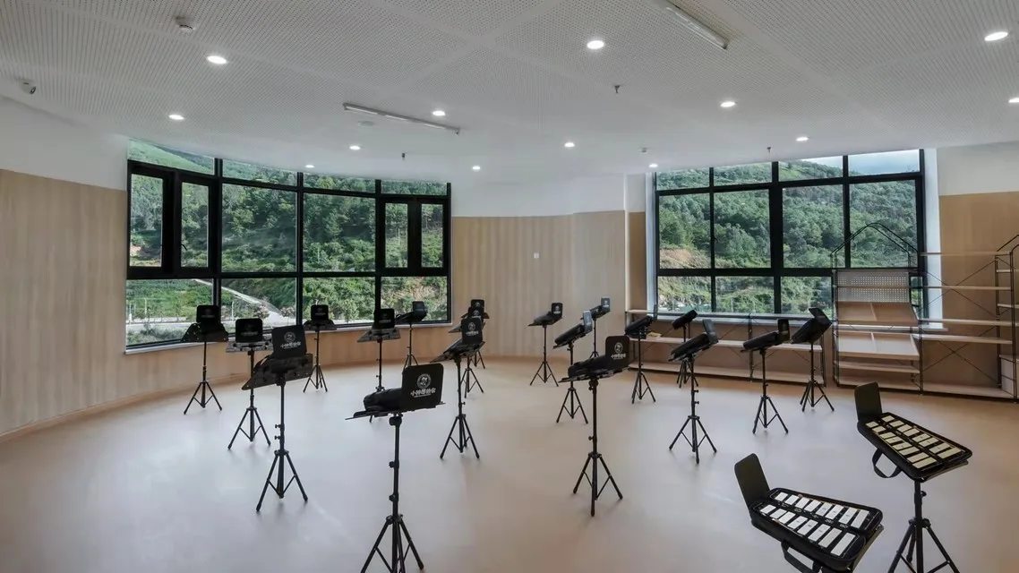 BIM建筑|虽偏远 理想必致！在西昌卫星发射基地大凉山建一座“探索者幼儿园” / 迪卡建筑设计中心