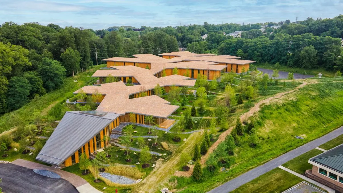 BIM建筑|树建筑：JST 哈里斯堡生产工程中心 / 芦泽龙一事务所 & Arcari + Iovino Architects