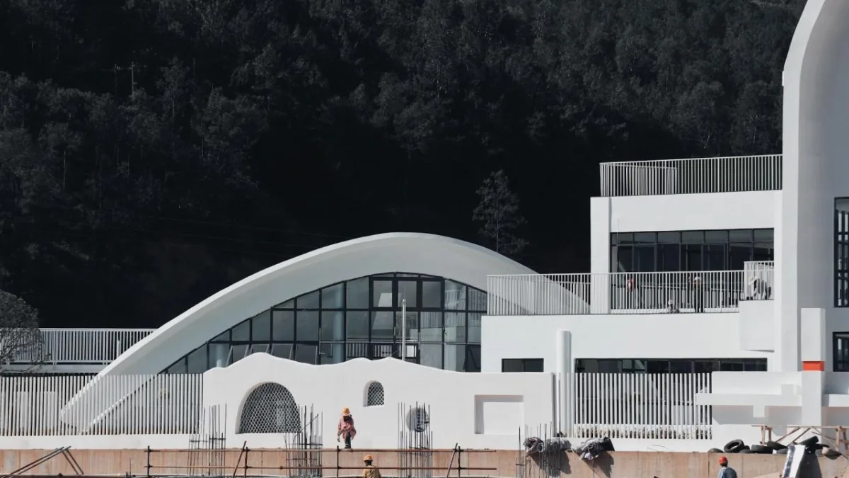 BIM建筑|虽偏远 理想必致！在西昌卫星发射基地大凉山建一座“探索者幼儿园” / 迪卡建筑设计中心