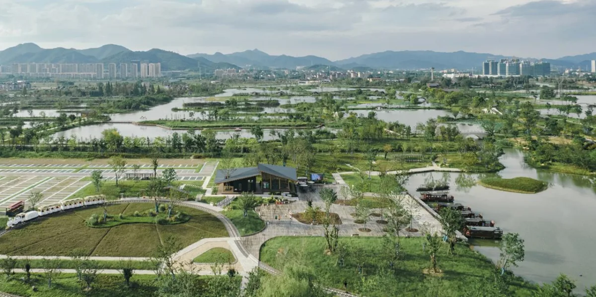 BIM建筑|富阳·阳陂湖湿地接待中心 / 尌林建筑设计事务所