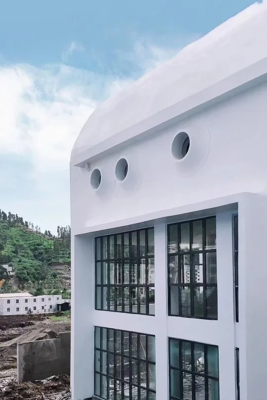 BIM建筑|虽偏远 理想必致！在西昌卫星发射基地大凉山建一座“探索者幼儿园” / 迪卡建筑设计中心