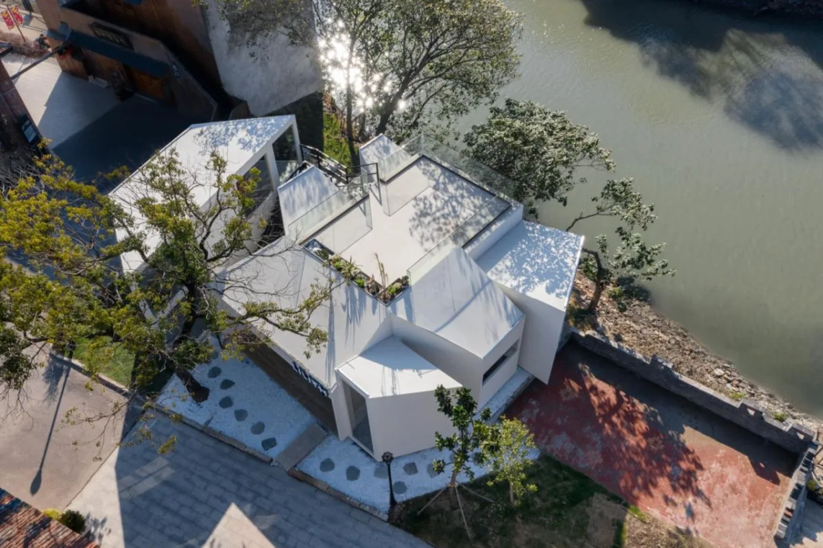 BIM建筑|上海云间粮仓 “人民河畔悬浮的太空盒”LILITH莉莉斯小屋 / DCDSAA淀川建筑事务所