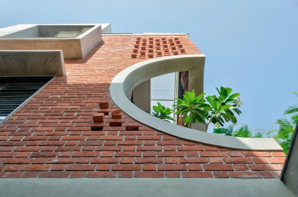 BIM建筑|三代同堂之家：Samruddhi 住宅 / AANGAN Architects