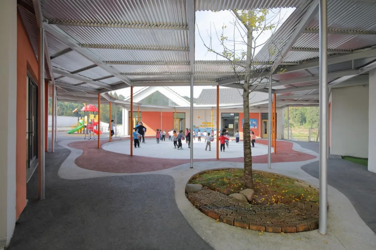 BIM建筑|大坪乡幼儿园 / 东意建筑