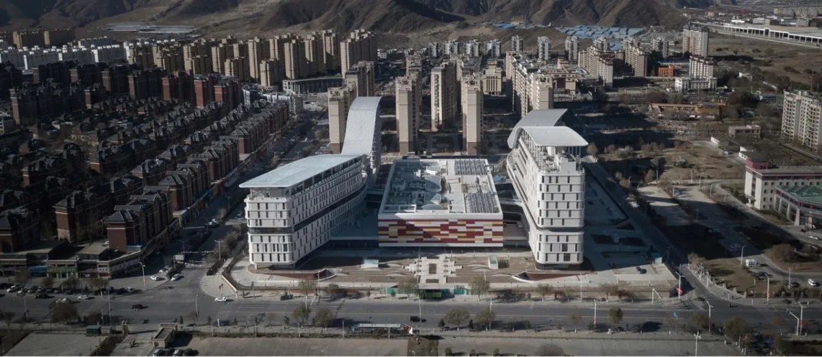 BIM建筑|西藏妇儿医院 / 八作建筑设计事务所