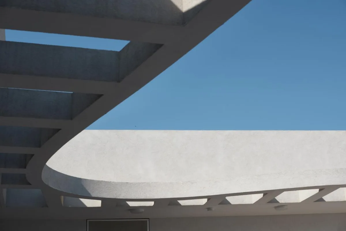 BIM建筑|飘带一般的中央公寓楼 / HQ Architects