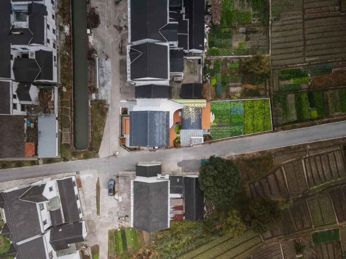 BIM建筑|待泾村花海民宿改造 / 凡度设计事务所