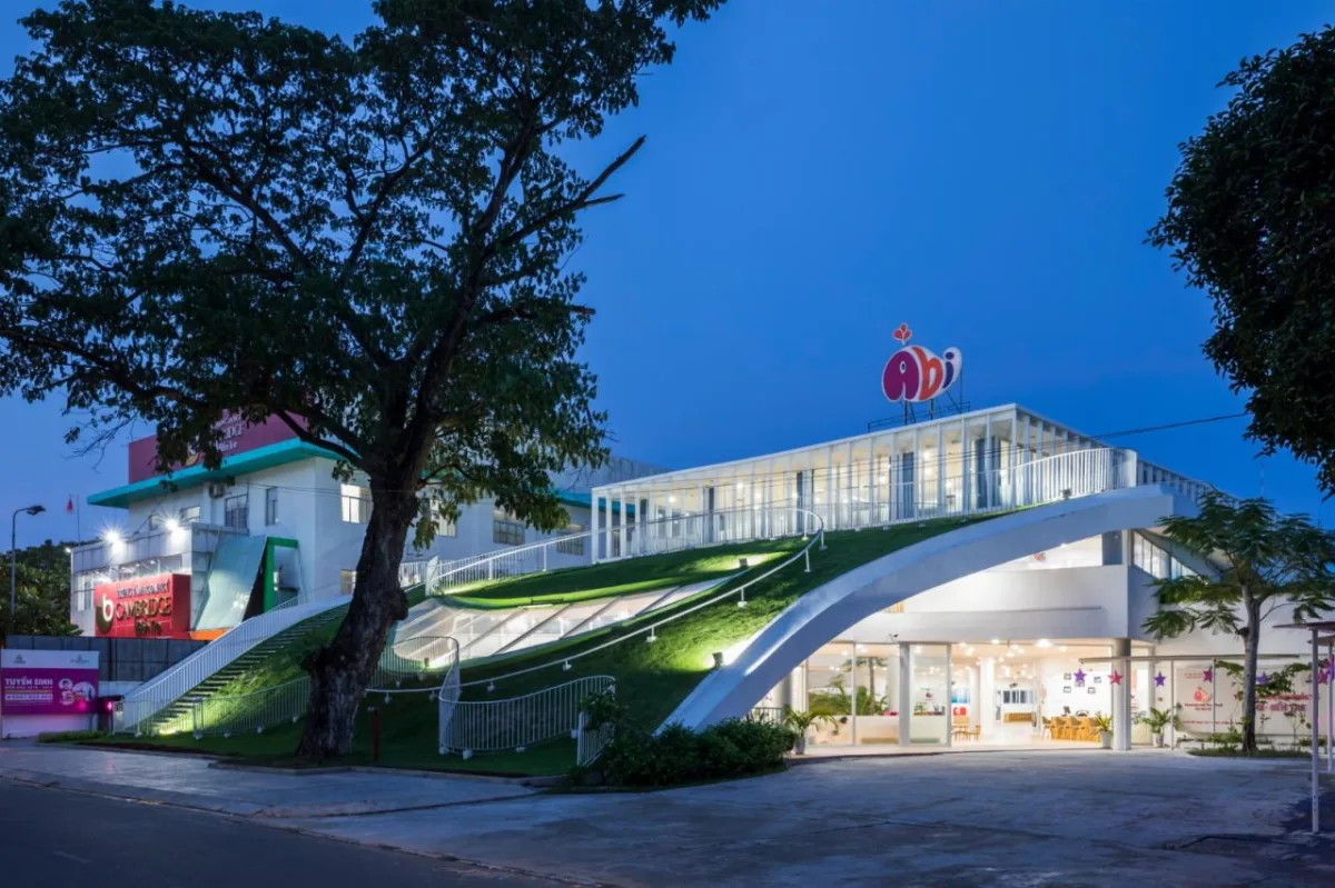 BIM建筑|山坡下的秘密基地：TTC Elite Ben Tre 幼儿园 / KIENTRUC O