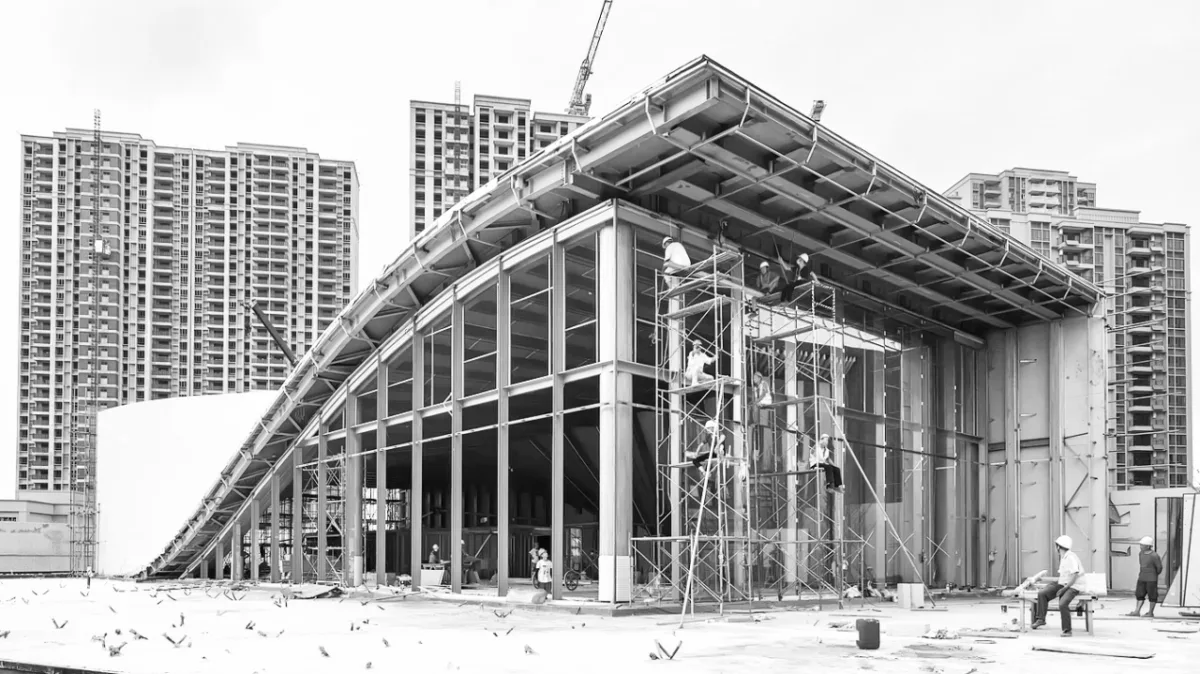 BIM建筑|武汉城建 · 花山印象：旋扭的动感 / 成执设计