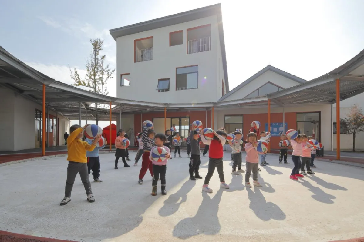 BIM建筑|大坪乡幼儿园 / 东意建筑