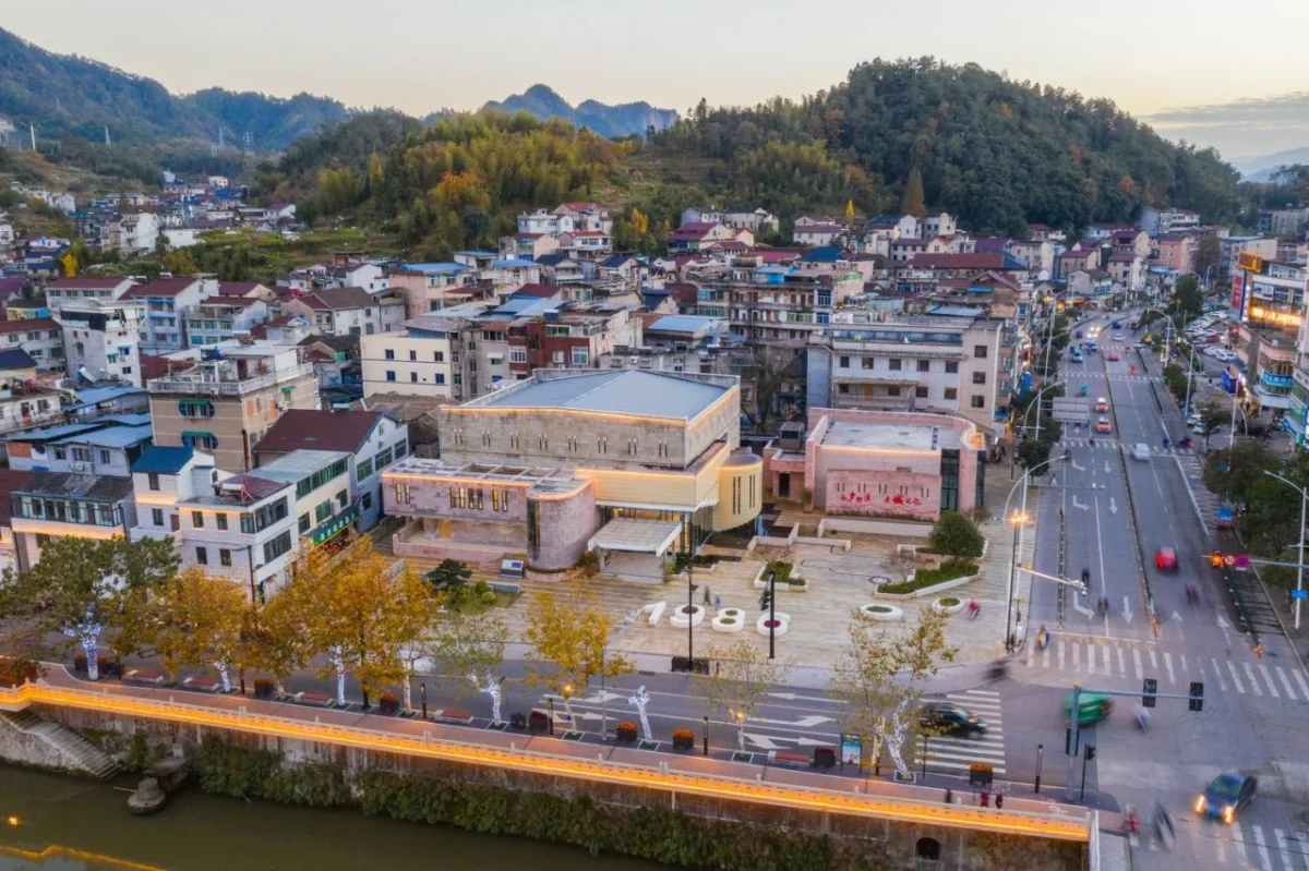 BIM建筑|新烟火主义：缙云老城溪滨南路有机更新 / I Studio言吾建筑
