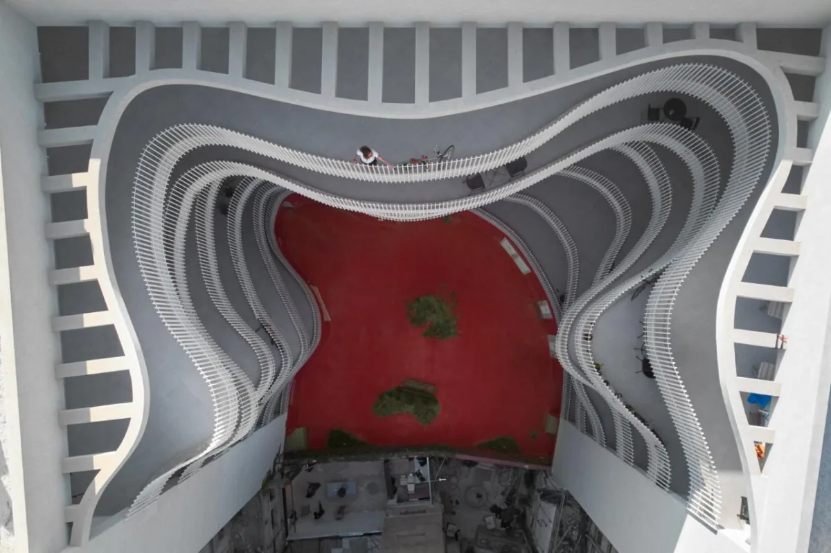 BIM建筑|飘带一般的中央公寓楼 / HQ Architects